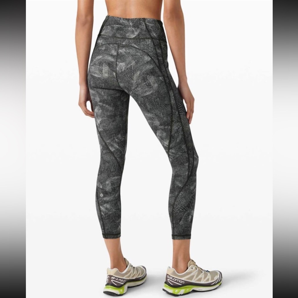 Lululemon Time To Sweat Crop 23" Velocity Mesh Island Mist Black Size 2 - Picture 2 of 10